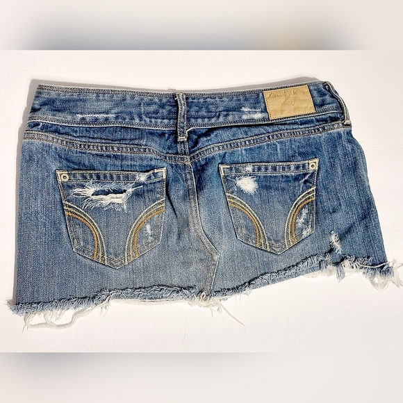 Hollister distressed Denim Mini Skirt Size 1‎ - Picture 3 of 7